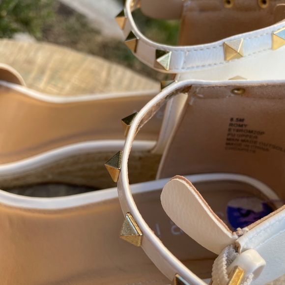 Beautiful white Esprit Espadrille Wedge, size 8.5 - Picture 2 of 4